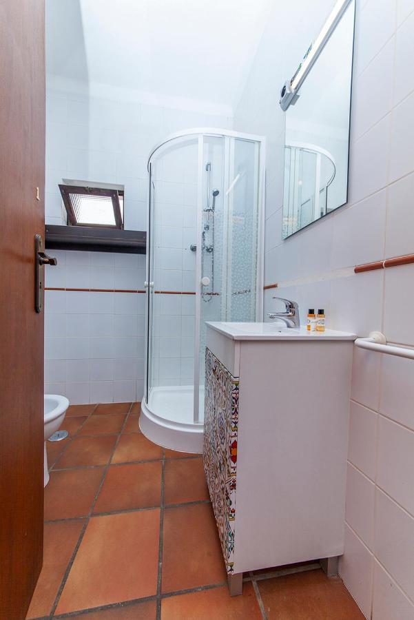 לאגוּ‏ש J - Casa Do Farol Guesthouse מראה חיצוני תמונה